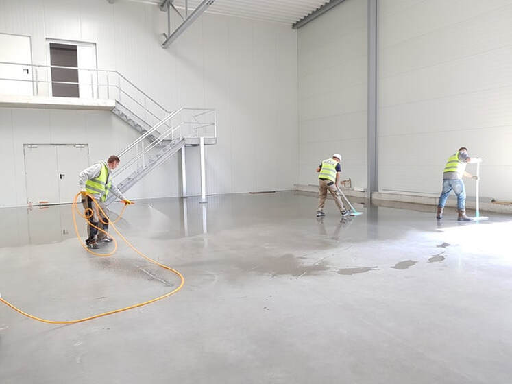 Our concrete repair team is finish up a job for a commercial client that needed their warehouse fixed up.